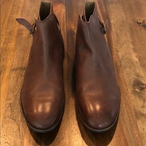 Men’s leather Chelsea buckle boot